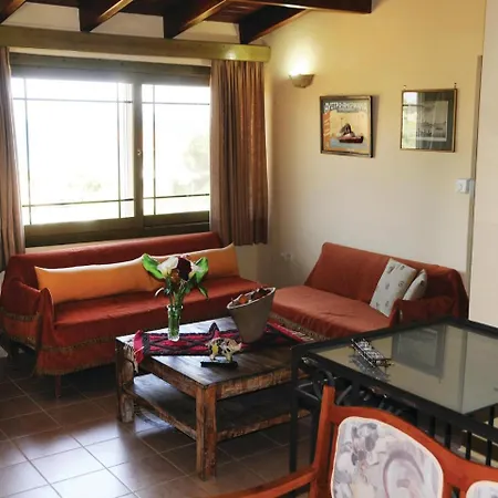 Apartamento Two-bedroom In Avlida
