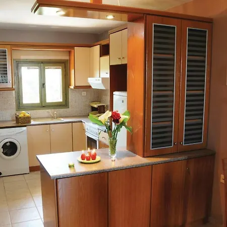 Apartamento Two-bedroom In Avlida