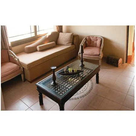 Two-bedroom In Avlida Apartamento